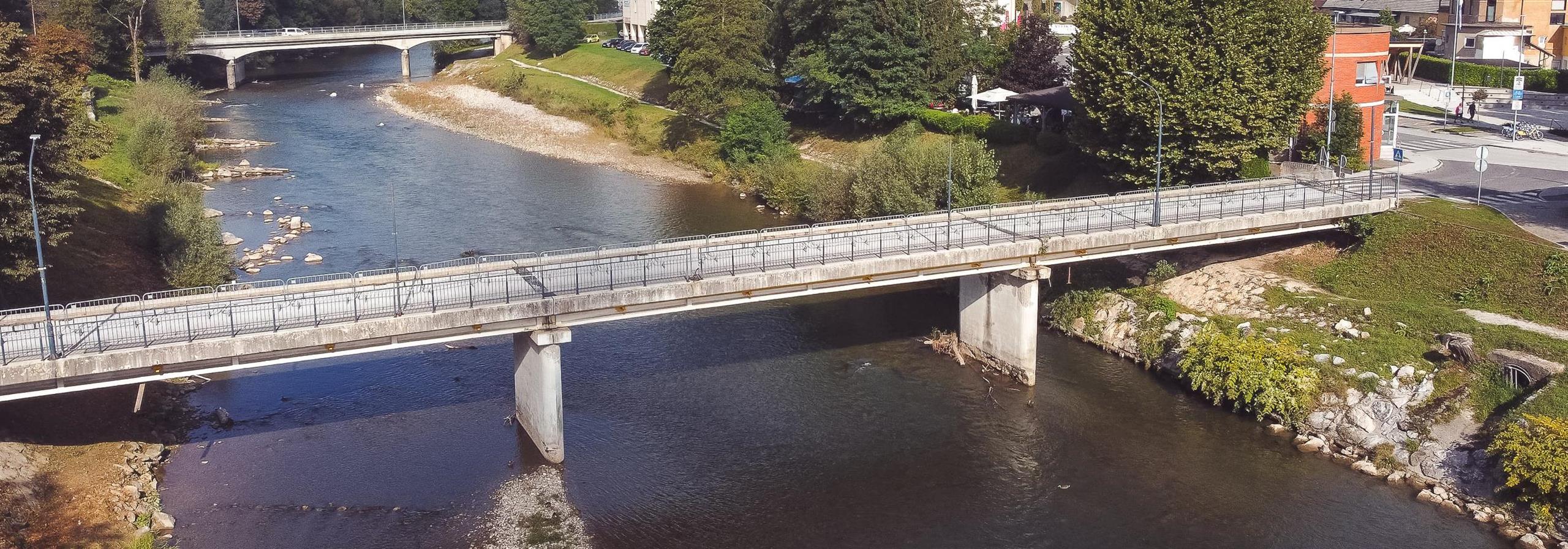 gradimo nov most čez reko Soro