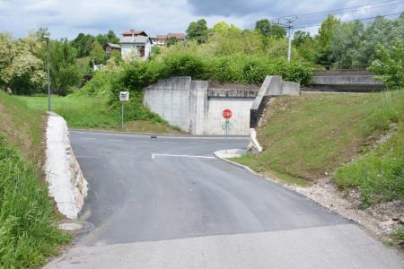 Saniran podvoz pod železnico