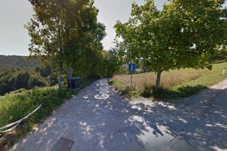 Cesta na Golem Brdu med 169 in 179