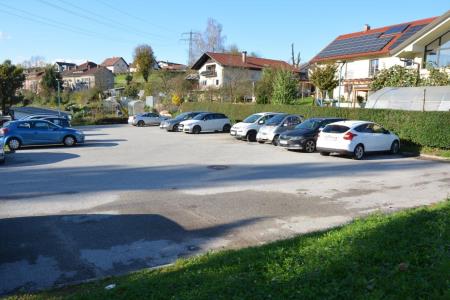 Parkirišče ob Donovi cesti