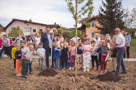 Odprtje vrtičkov v Preski